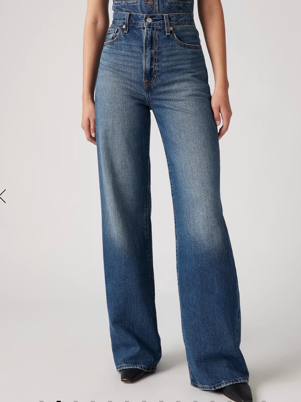 Levi’s Ribcage Wide Leg Jean in Polar Perimter sz. 28